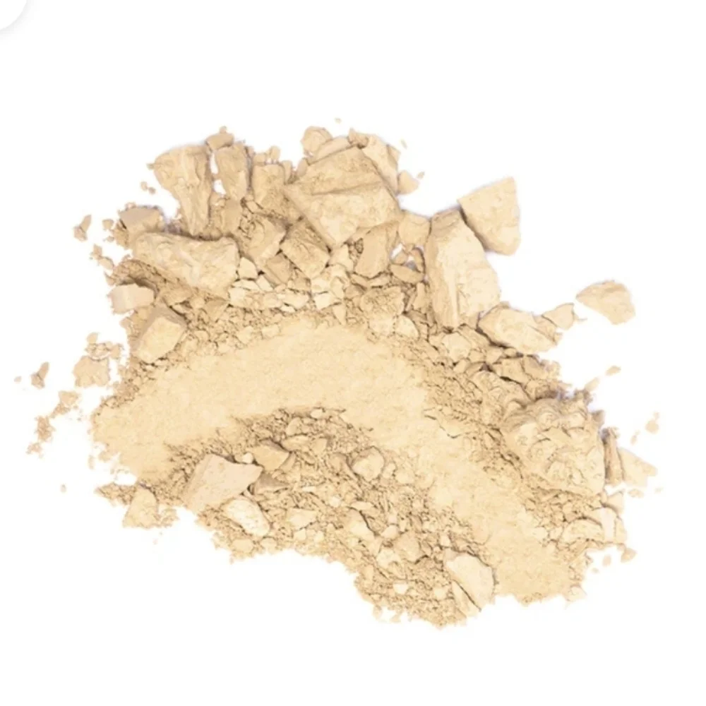 NWOT Doucce Cache Creme Powder Foundation YL3